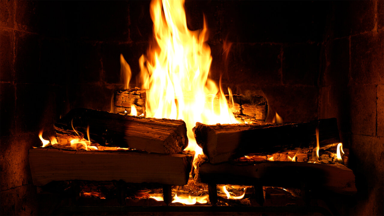 Fireplace 4K Classic Crackling Fireplace from Fireplace for Your Home Netflix